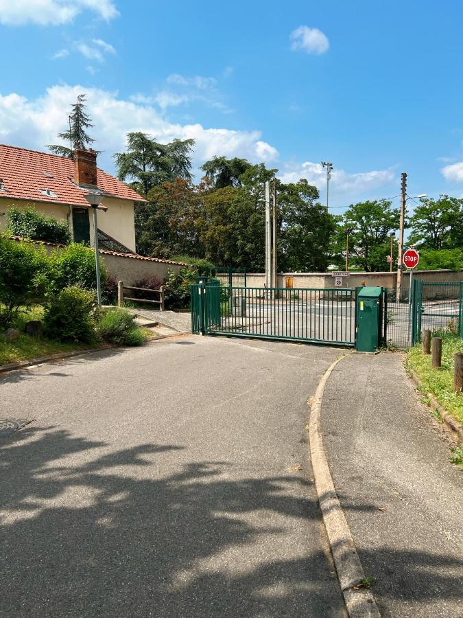 Appartement Spacieux Avec Balcon Saint-Fons 외부 사진